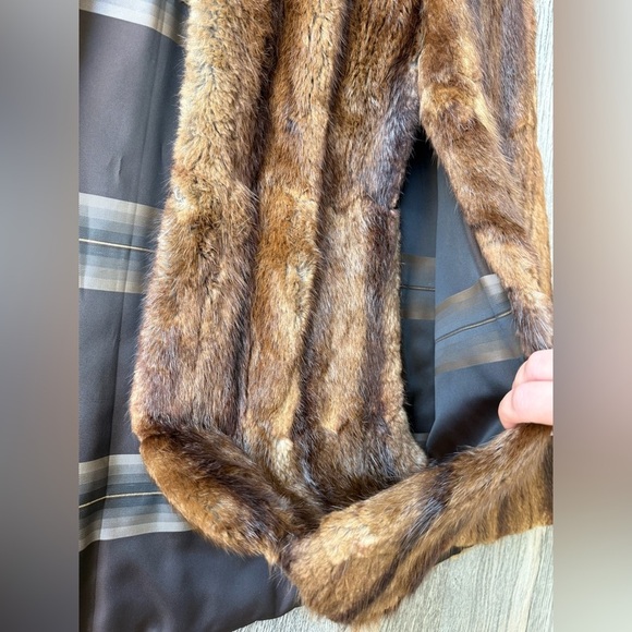 Lazarus Cape Brown Muskrat Fur Cape Vintage 1940s Lazarus Columbus Size Large - Picture 11 of 11